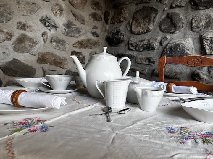 The Pendola: Floating Tent With Gourmet Breakfast - Privas