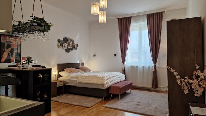 Boudoir-art Studio Apartment - Debrecen