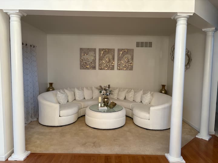 Luxury Grand Retreat Near St. Louis - オールトン, IL