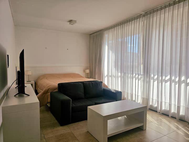 Furnished studio apartment in Monserrat