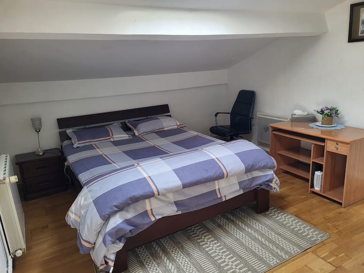 Maison - Chb 2 Sur 2 (50% Chance D'être Tout Seul) - Neuilly-sur-Marne