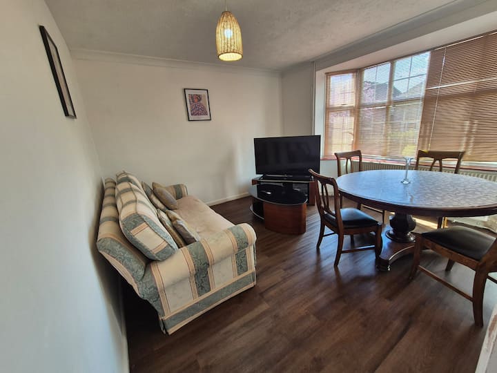 Cosy Family Home London Luton - Luton