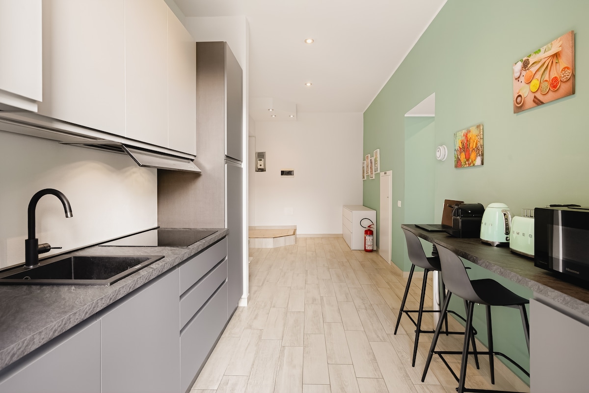 Como Town Apartment — view 5