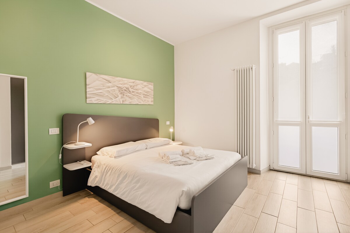 Como Town Apartment — view 2