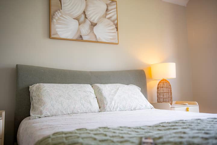 Spacious 4bed Family Home | Near Beach & Fremantle - Perth