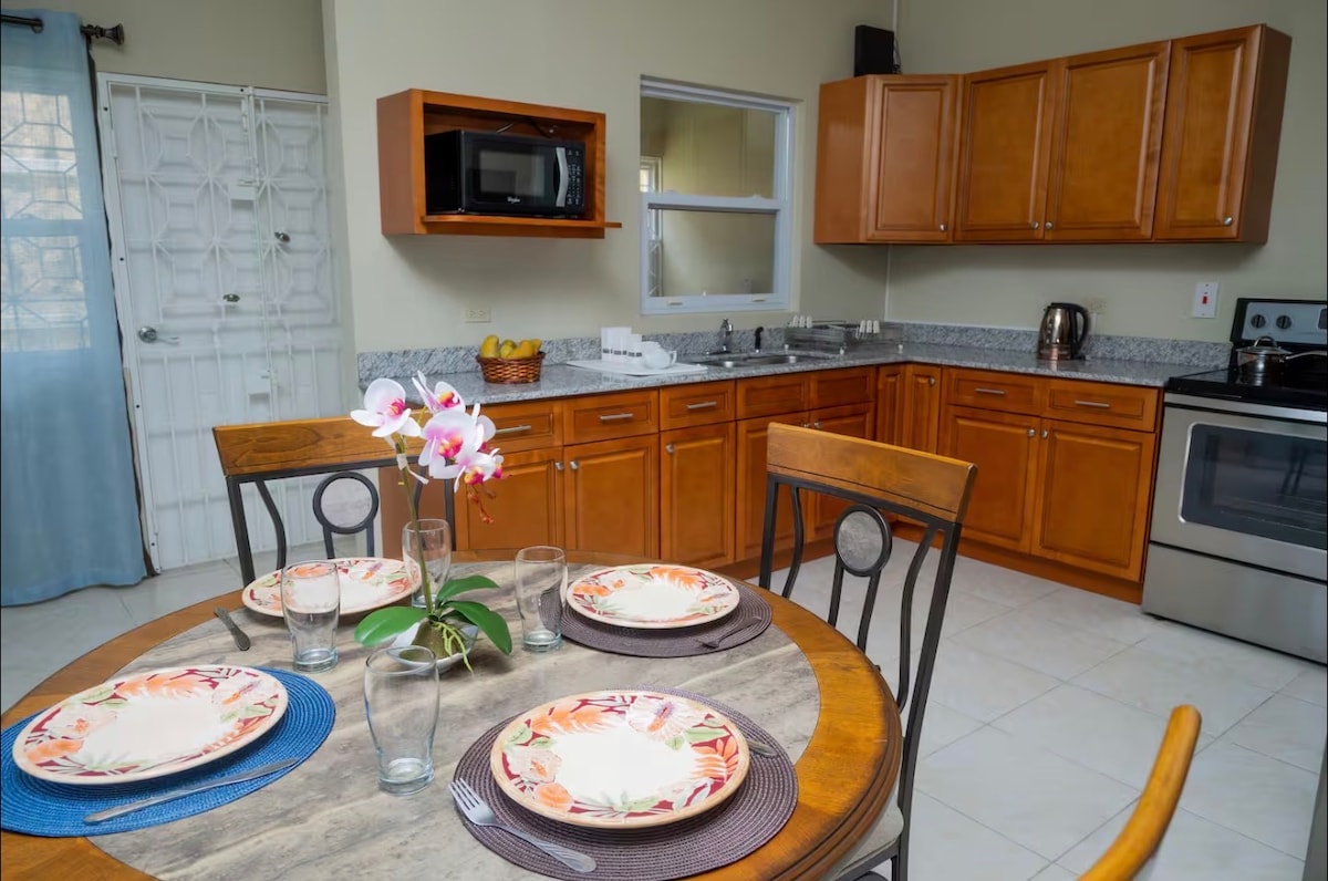 Suite Oasis at the Savannah at Vista 1 bedroom - Houses for Rent in ...