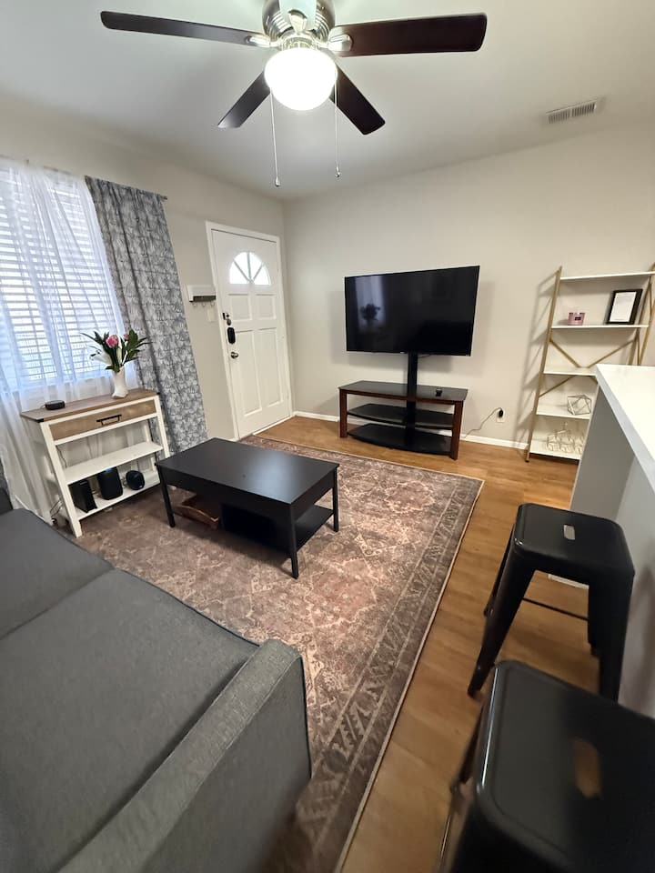 Chic, Cozy, Quick Access To Everything Fun. - Austin, TX