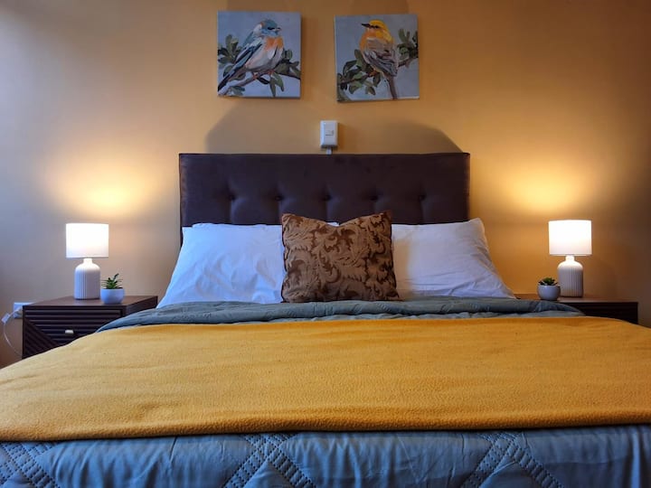 Vista frontal de la cama.