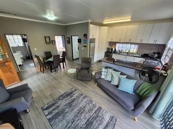 Tranquil Modern Cottage | Solar & Water Backup - Krugersdorp