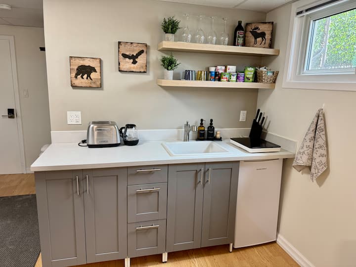 10 Min Airport • 20 Min Downtown • Free Parking - Mississauga
