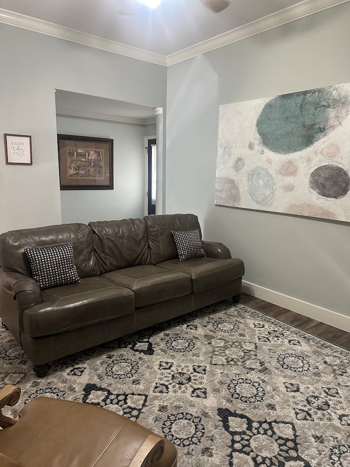 Cozy Downtown Pineville Duplex | Main St Cottage 2 - Alexandria, LA