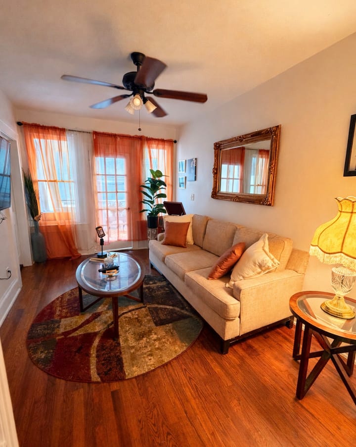 Cozy 2br W/ Lounge Vibes - Jacksonville, FL