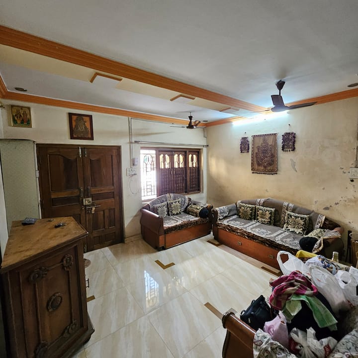 Independent Row House In Posh Area Of Surat - 수랏