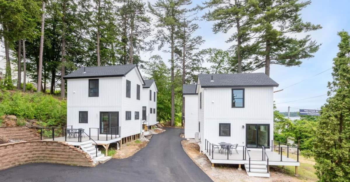 The Lakefront Cottage Collection at Bully's Bay on Lake Winnipesaukee
