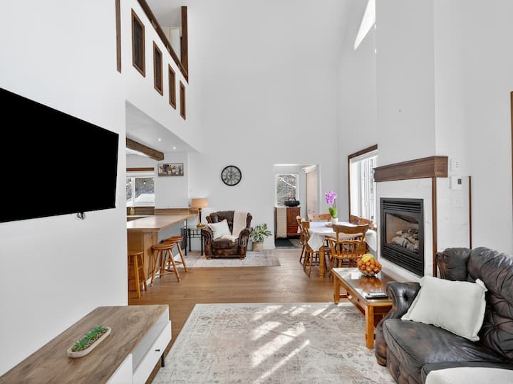 Chalet En Ville - 4 Chambres - 3 Salles De Bain - Sherbrooke