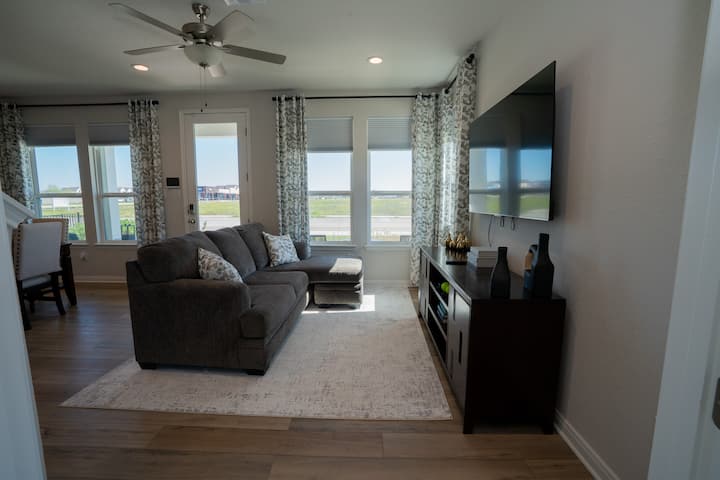 Green Haus Hill Country Retreat By Gruene Sleeps 7 - ニューブラウンフェルズ, TX