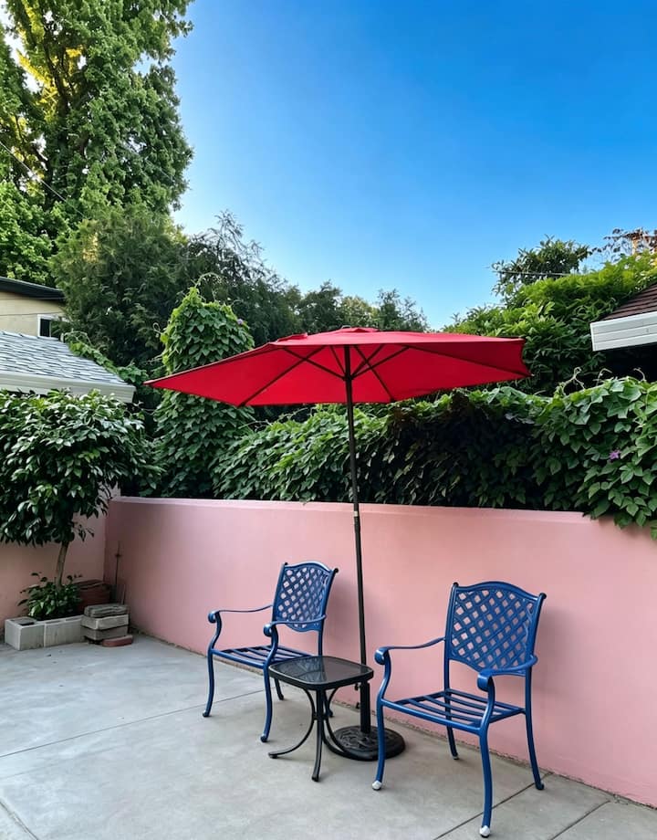 Downtown Private Master Suite With Easy Parking - Sacramento, CA