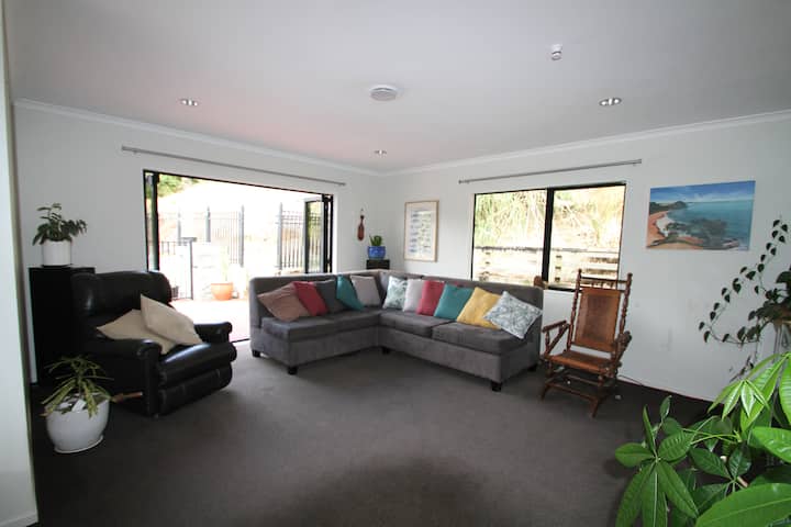 The Big Private Pool House - Whangārei