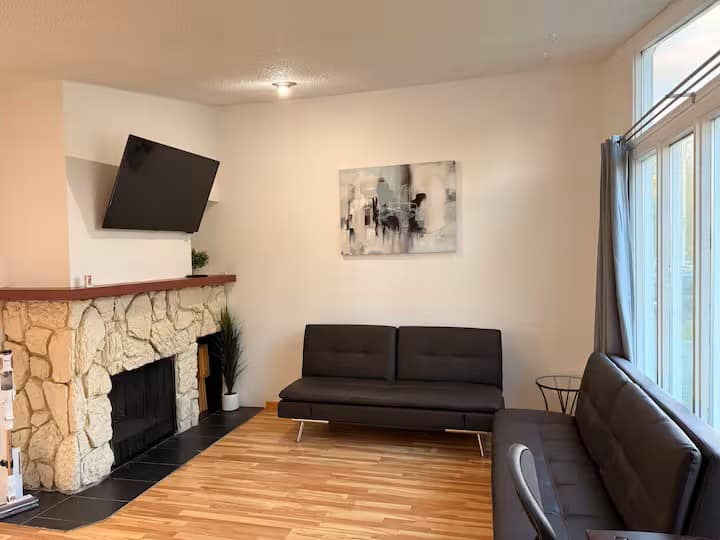 Alaskan Escape: 2 Bedroom Home - Anchorage