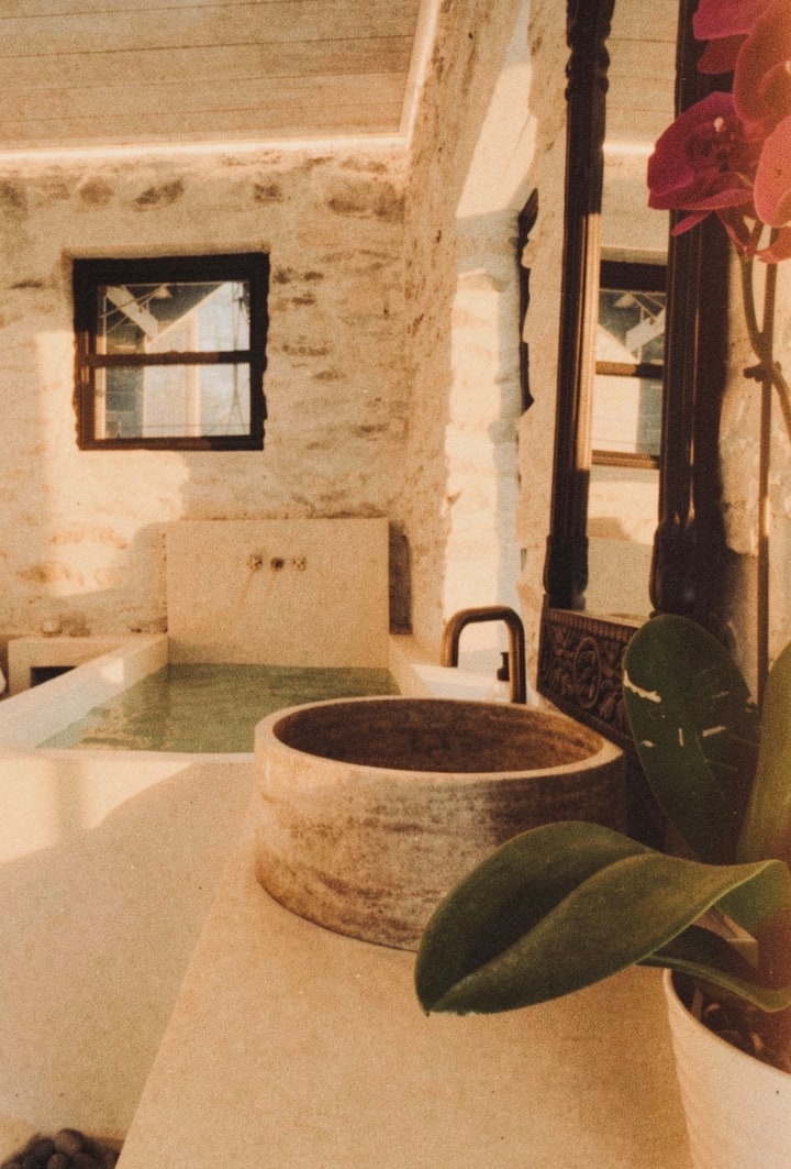 Ancient Spa Retreat Near Downtown Kc Steam + Soak - Parkville, MO
