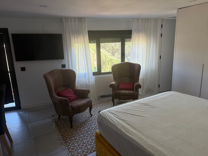 Habitación En Elegante Villa En Las Rozas, Madrid - Las Rozas de Madrid