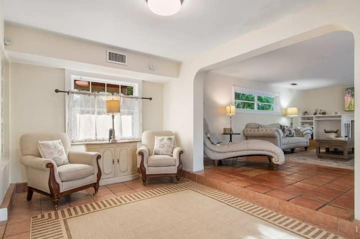 The Spanish Sunset Villa | Pool •Private Oasis - Bradenton, FL