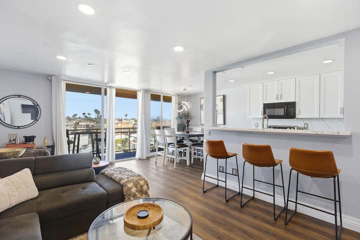 New! Oceanfront Oasis | Pool | Walk To Pb Pier - San Diego, CA