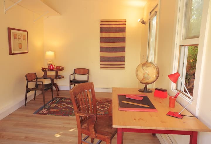Silver Lake Bungalow W/ Standalone Office + Patio - Los Angeles, CA
