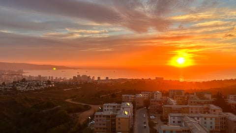 Cozy Apartment with Ocean View | Parking Included