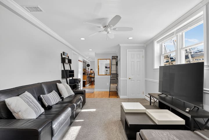 Live & Work In Comfort - Furnished Room D - Manassas, VA