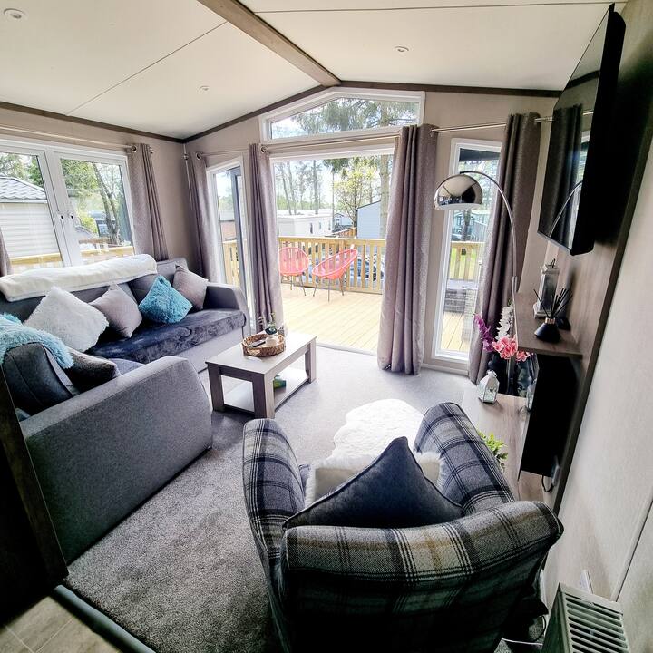 Heartwood Lodge @ Lilliardsedge Caravan Park - Melrose