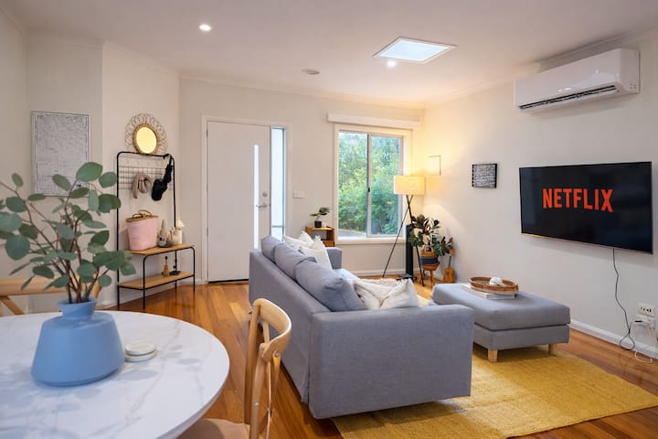 Quiet 2br Villa | Parking | 15 Min Airport & City - Essendon Fields Airport
