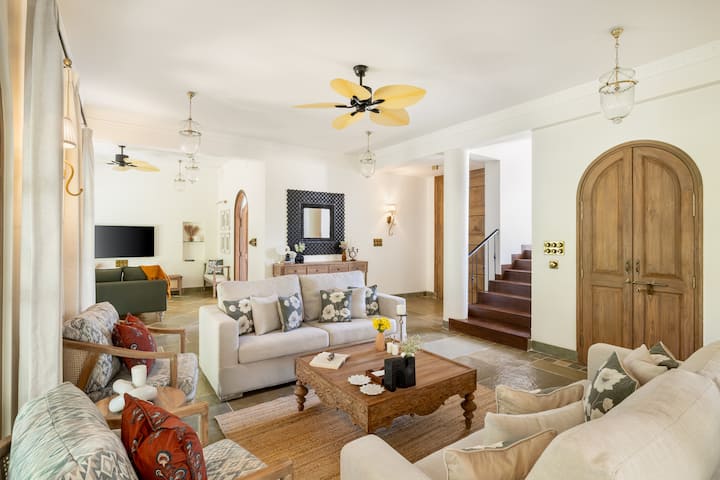 Living room image 6