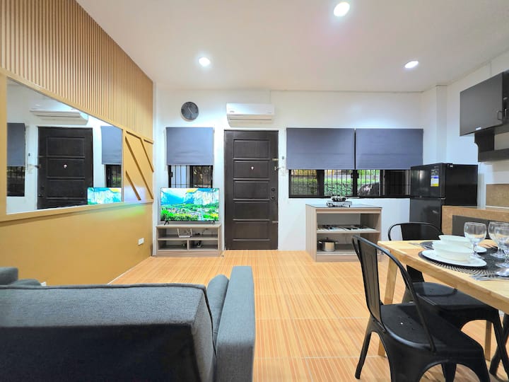Townhouse 2 Bedroom Unit Near It Park Free Parking - Cebu