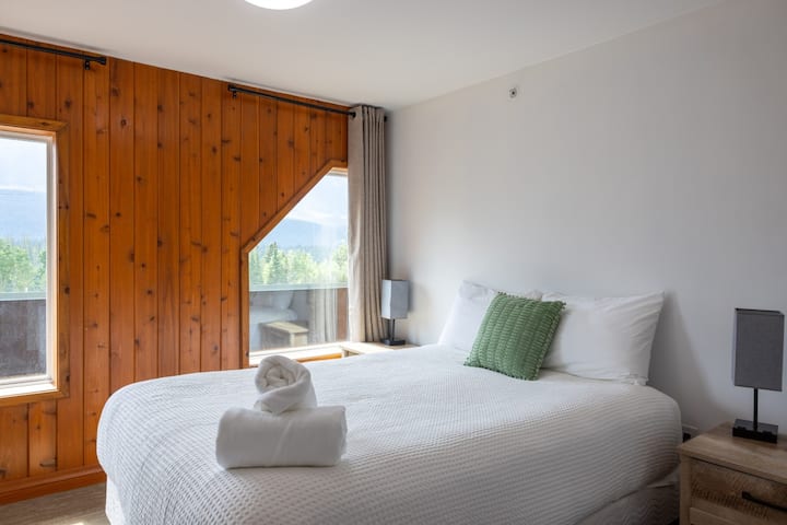 Suite 6 At The Gem | Bright & Modern 2br - Canmore