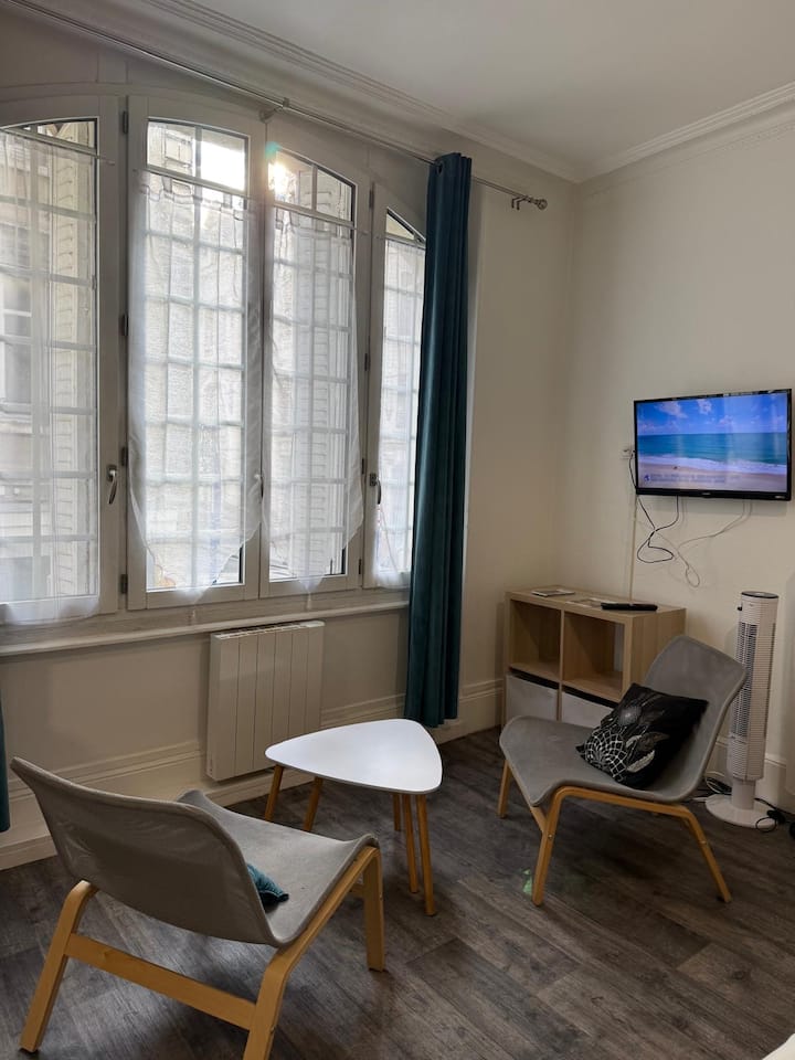 Charmant Studio Au Cœur De Montluçon - Néris-les-Bains