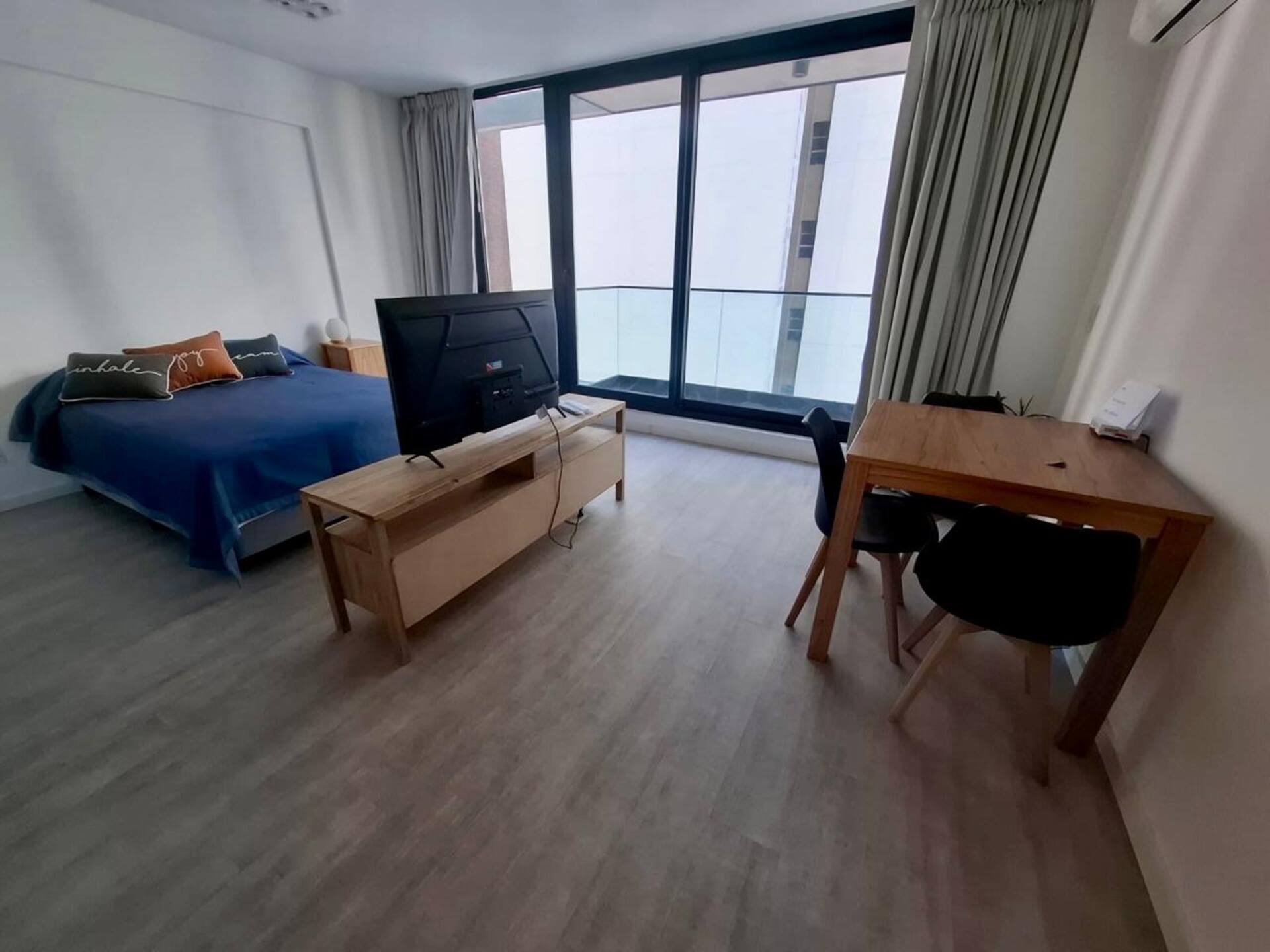 Studio apartment with luxury amenities. Brand new!