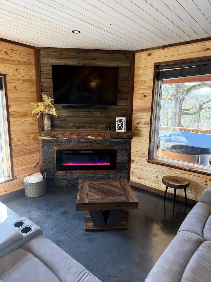 The White Oak Cabin At Cabins Of Wolf Pen Gap - Mena, AR