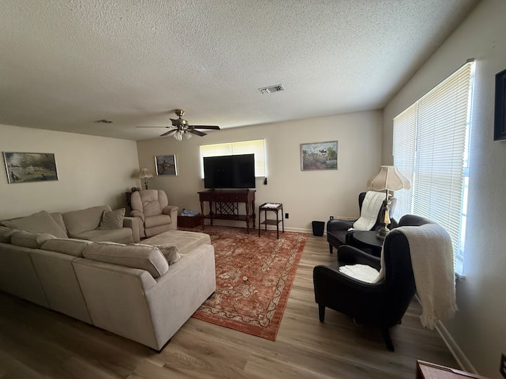 Large Home Close To Owa And Downtown Foley! - Foley, AL