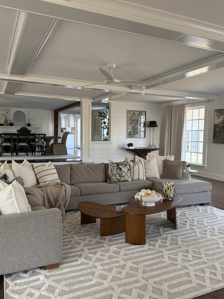 Grand Duxbury Estate W/ Guest House | Sleeps 16 - Marshfield, MA