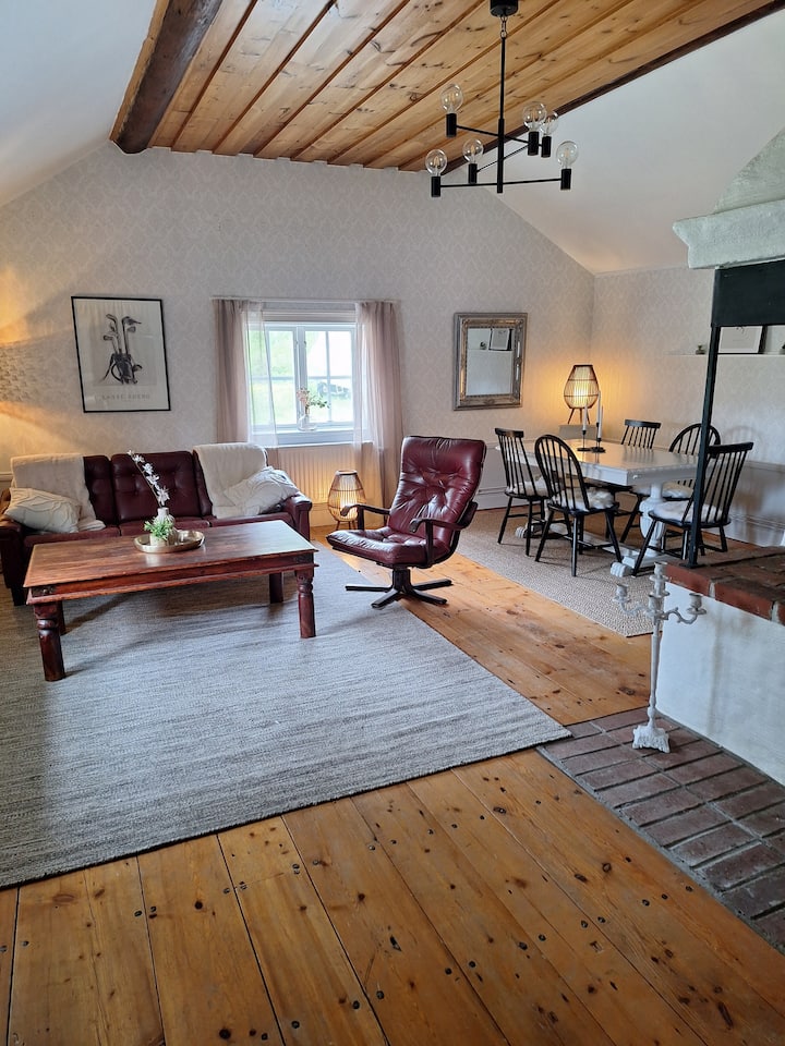 Bo På Lantgården I Flygeln På Björkeby Gård - Mariefred