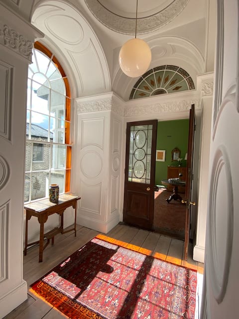Successful Airbnb property: Georgian Townhouse • Sleeps 12 • City Centre in Portobello