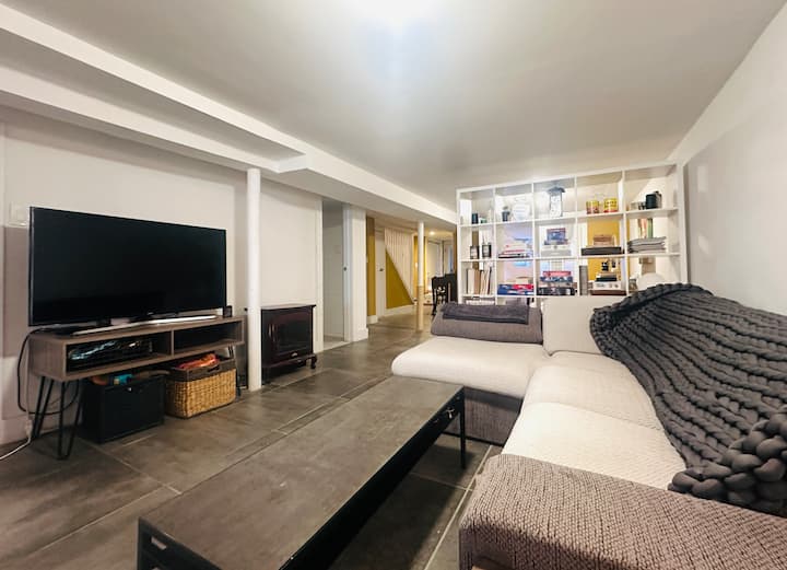 Garden Level Suite With Remote Workstation - Queens, NY