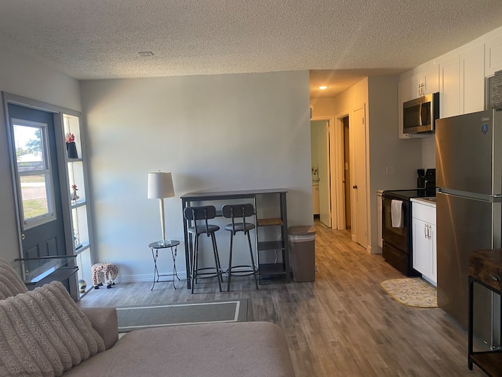 Gorgeous, Private 1 Queen Bed, 1 Bath Apartment. - Port Charlotte, FL