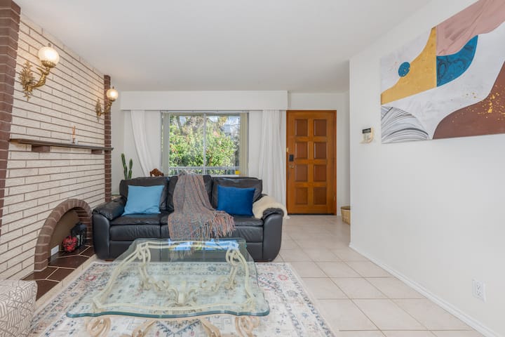 Fifa/skytrain/10 Mins To Dt/kitchen/free Parking - Vancouver