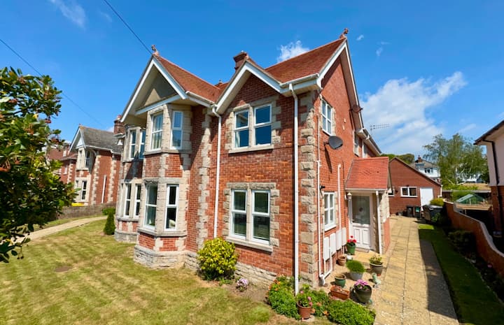 Swanage 3br Flat • Parking • 7 Min Walk To Beach - Swanage