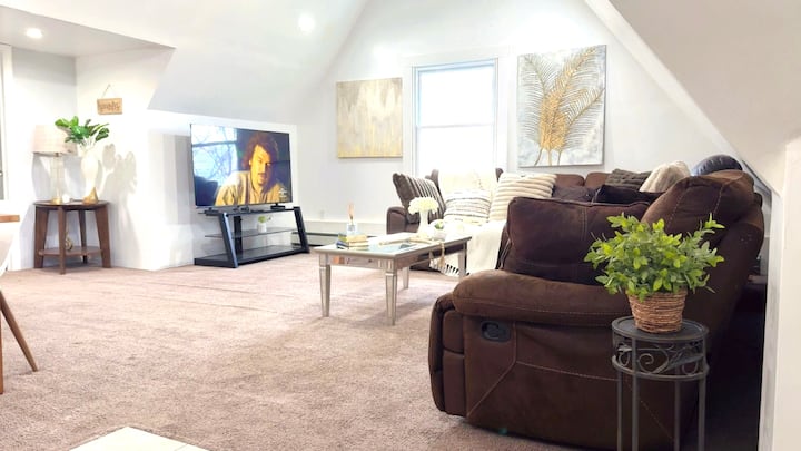 Modern 2br Apartment Clean & Cozy Great Location. - Shelton, CT