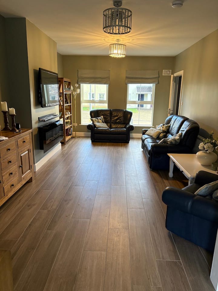 Sit Back & Relax In This Quiet And Peaceful House - Dingle