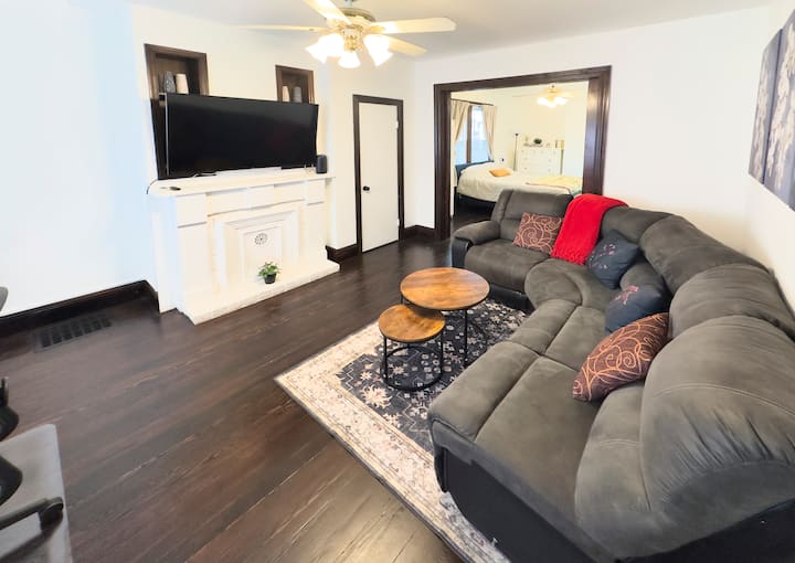 Furnished, Clean And Quiet Private 1st Floor - Staten Island