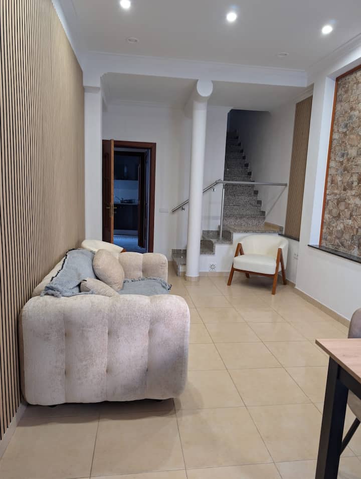 Leonor Home - Faro